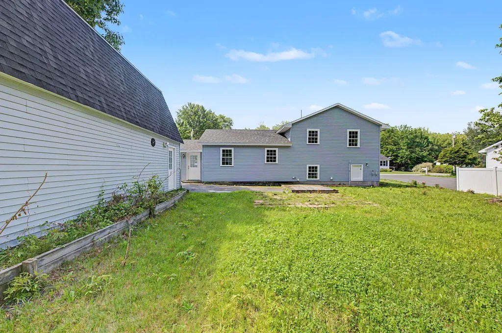 23 Dumas Street Lisbon ME 04252