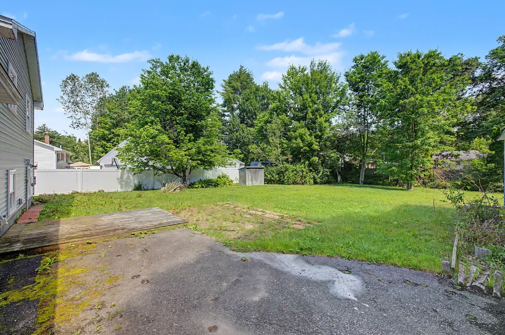 23 Dumas Street Lisbon ME 04252