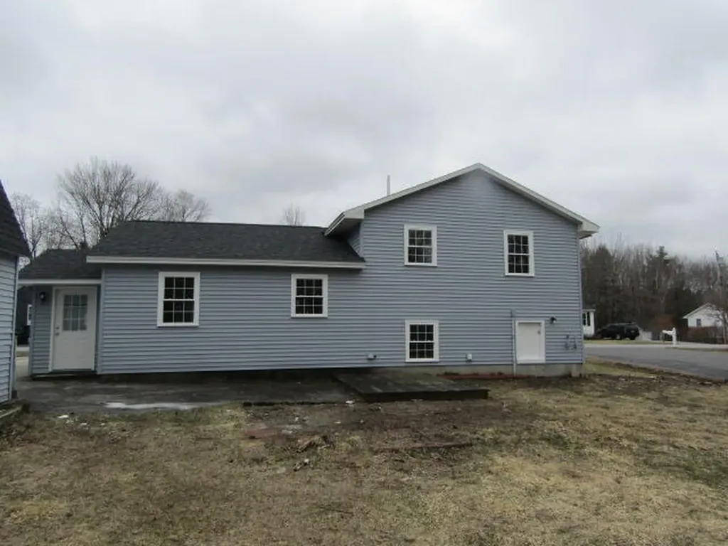 23 Dumas Street Lisbon ME 04252