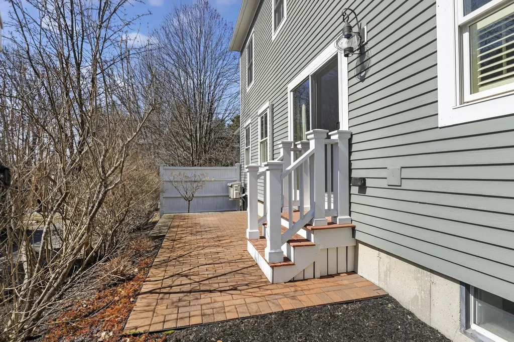18 Ward Street Scarborough ME 04074