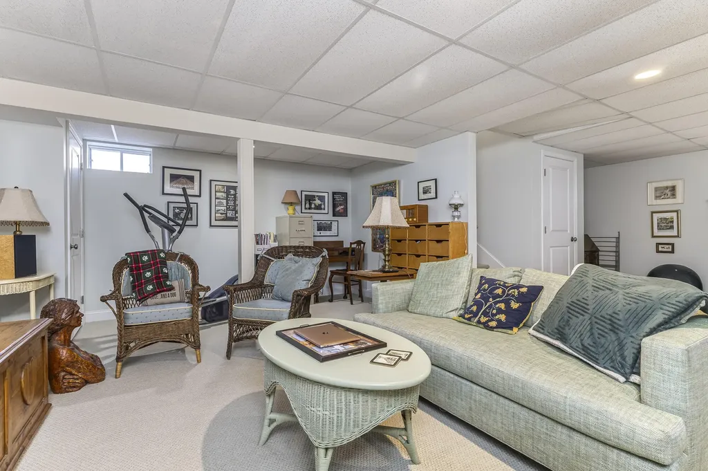 18 Ward Street Scarborough ME 04074