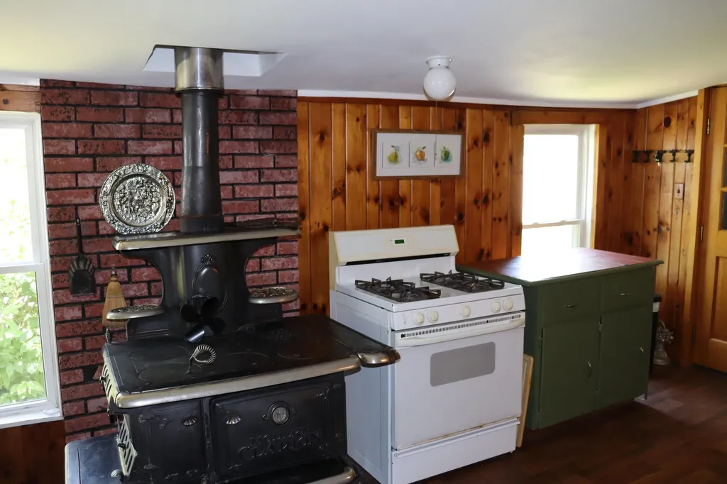 46 Pond Road Eddington ME 04428