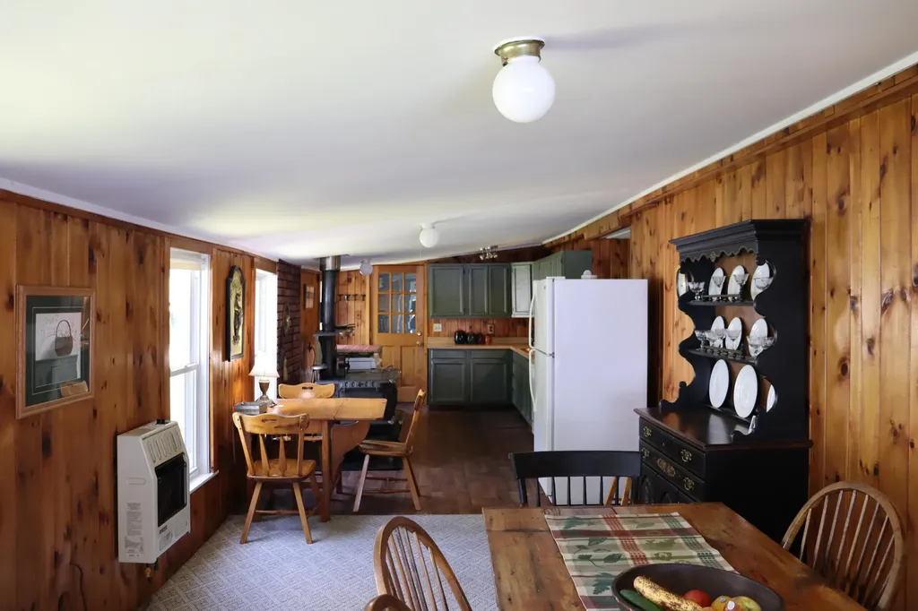 46 Pond Road Eddington ME 04428