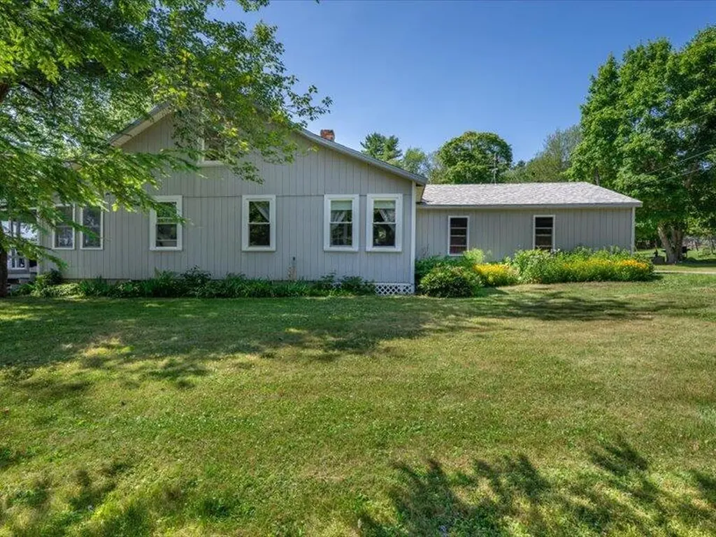 46 Pond Road Eddington ME 04428