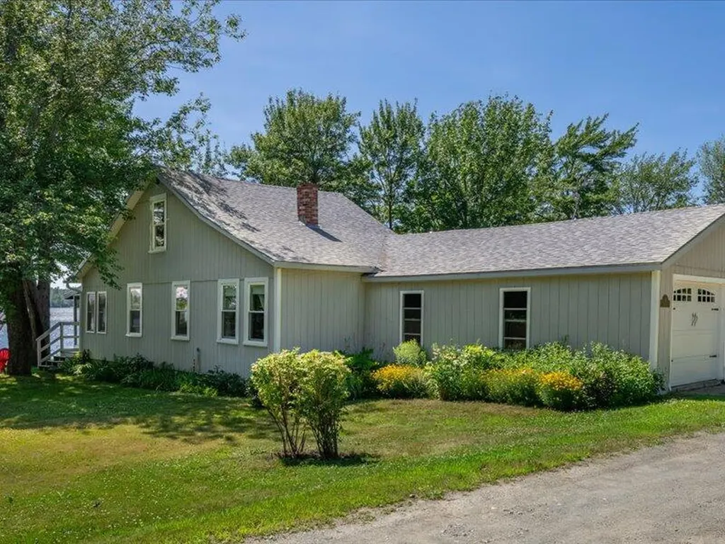 46 Pond Road Eddington ME 04428