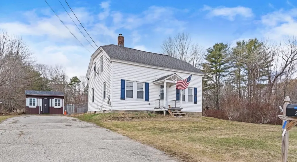 38 Meadow Road Topsham ME 04086