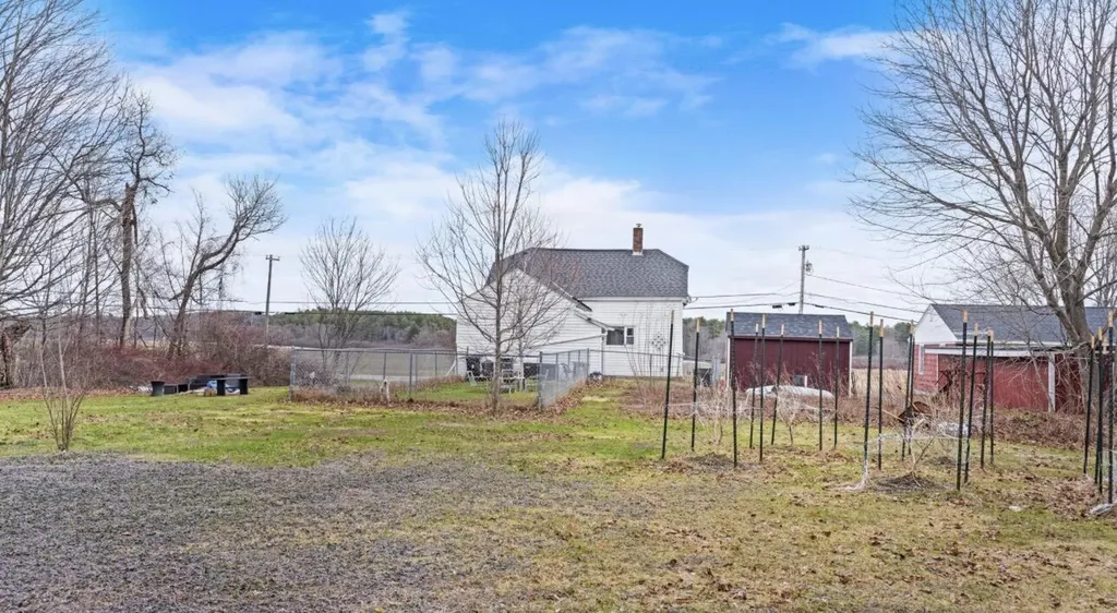 38 Meadow Road Topsham ME 04086