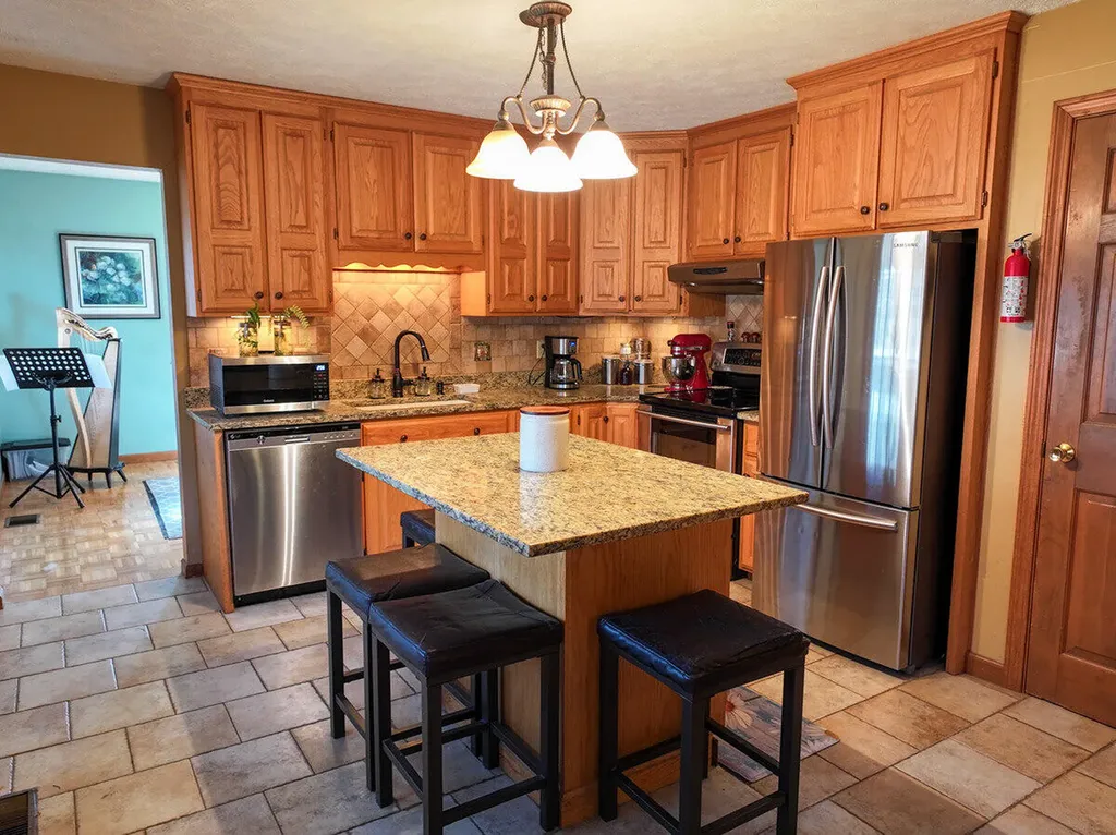 11 Kensington Terrace Lewiston ME 04240
