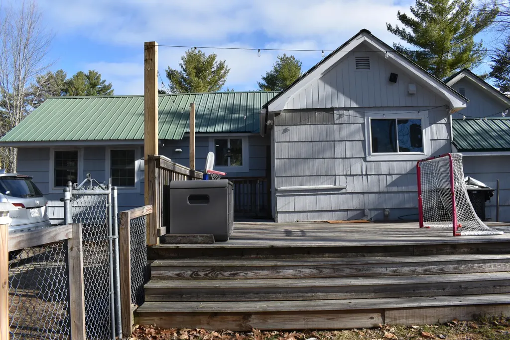 544 Ossipee Trail W Standish ME 04084