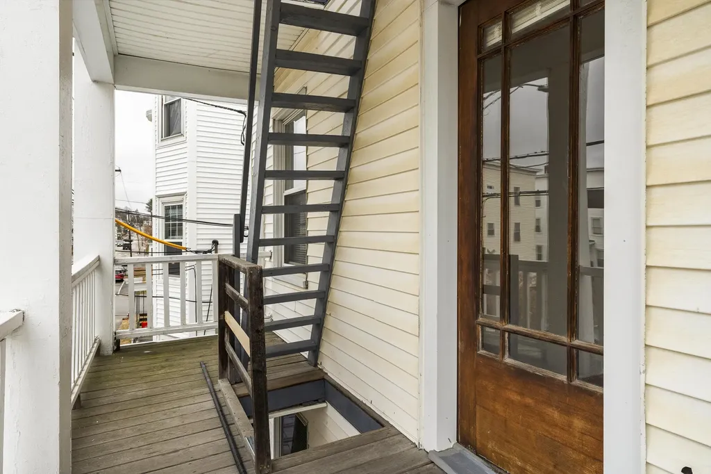 89 Walnut Street Lewiston ME 04240