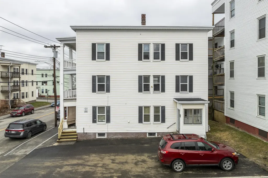89 Walnut Street Lewiston ME 04240