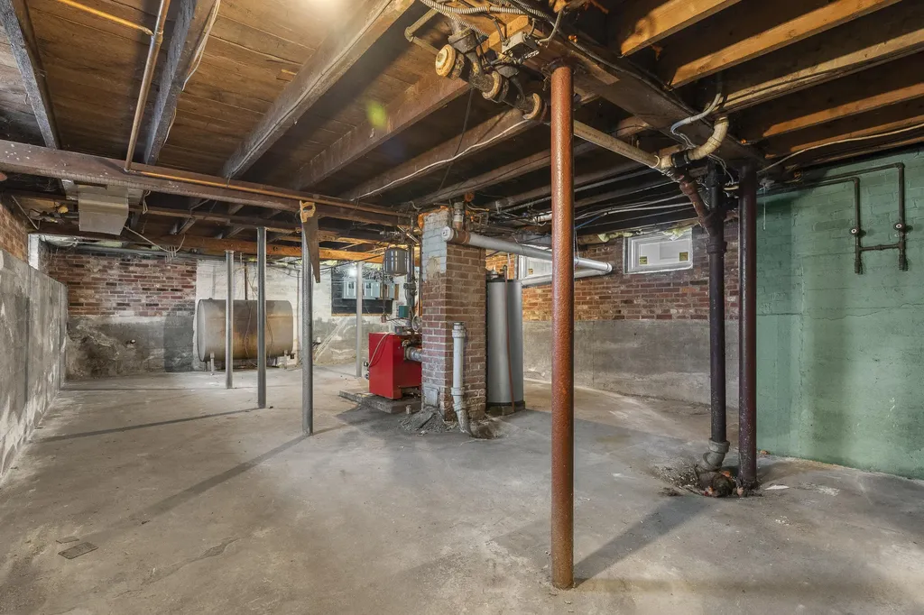 89 Walnut Street Lewiston ME 04240