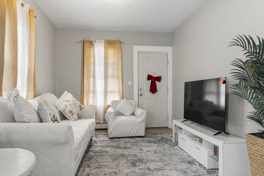 89 Walnut Street Lewiston ME 04240