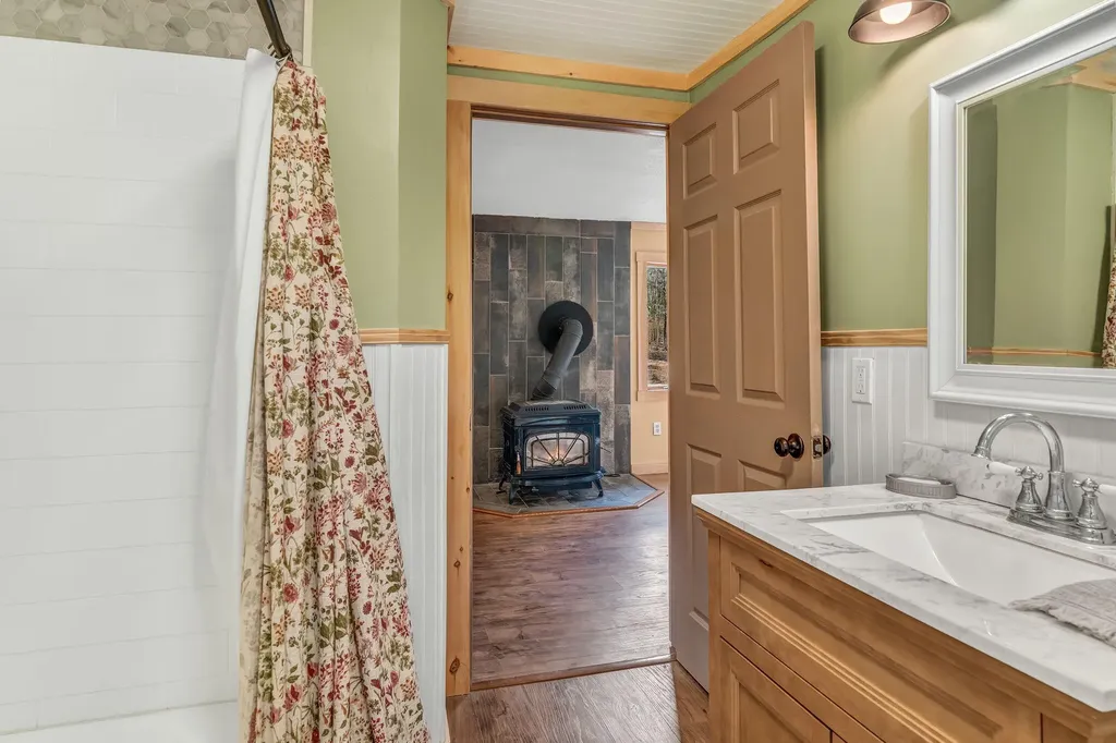 83 Ridge School Road Liberty ME 04949