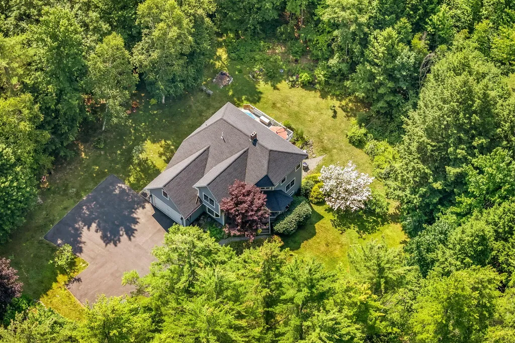 123 Fogg Road Readfield ME 04355