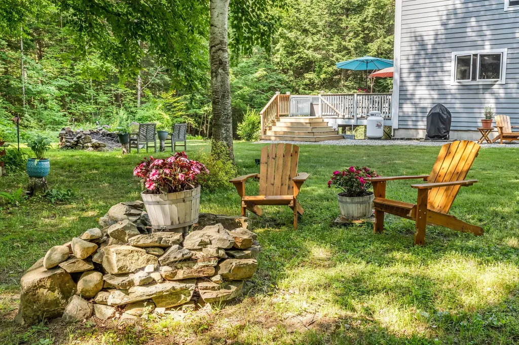 123 Fogg Road Readfield ME 04355
