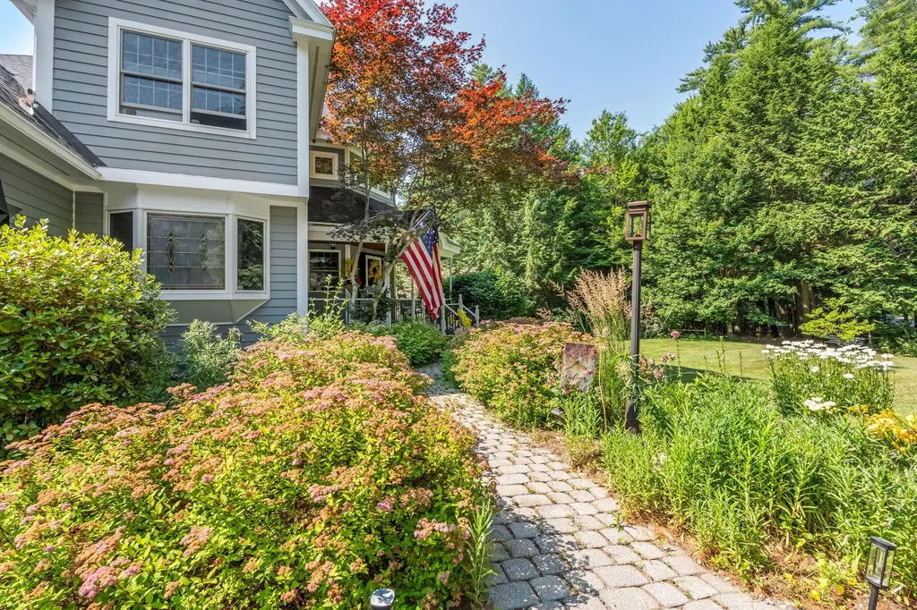 123 Fogg Road Readfield ME 04355