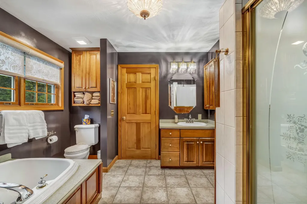 123 Fogg Road Readfield ME 04355