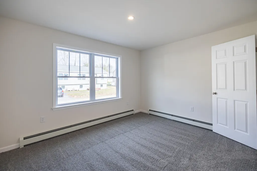 23 Streamside Drive Auburn ME 04210