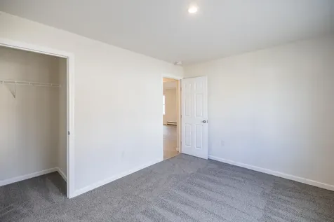 23 Streamside Drive Auburn ME 04210