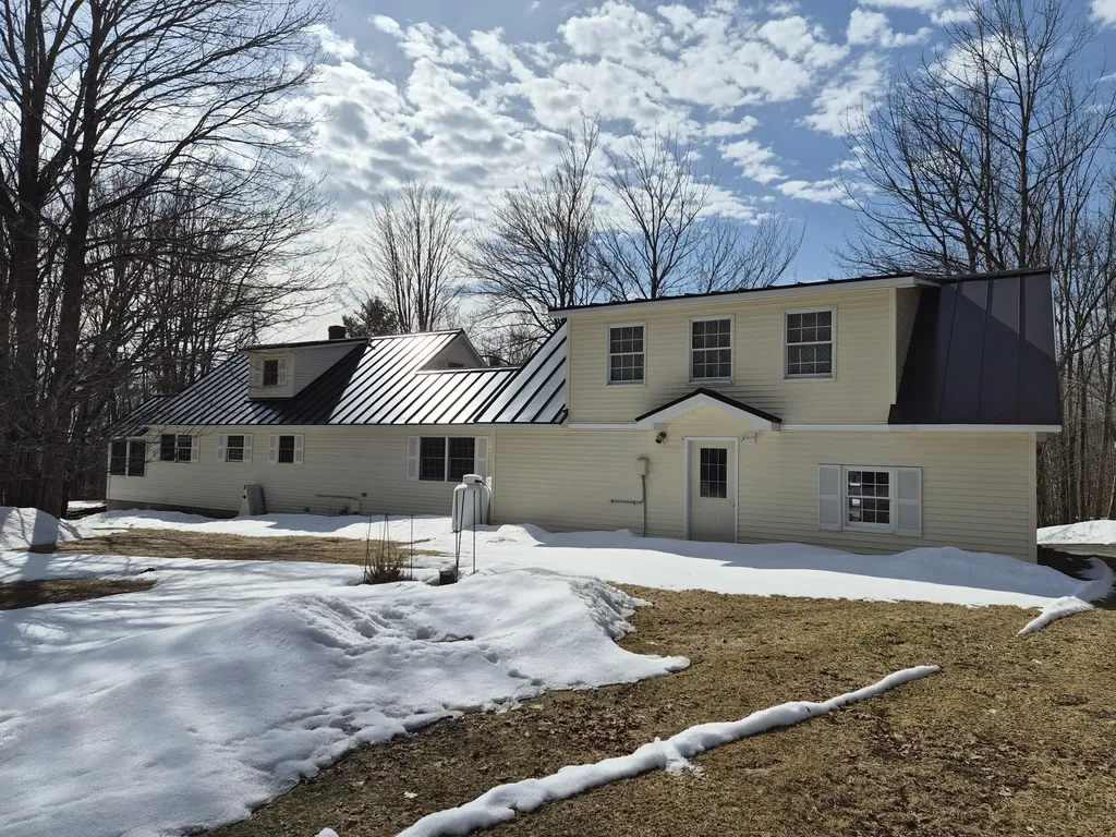 579 Federal Row Industry ME 04938