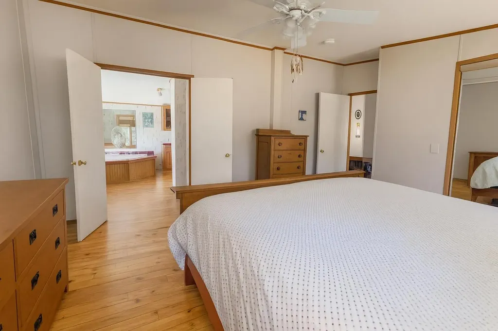 14 Town & Country Drive Lisbon ME 04250