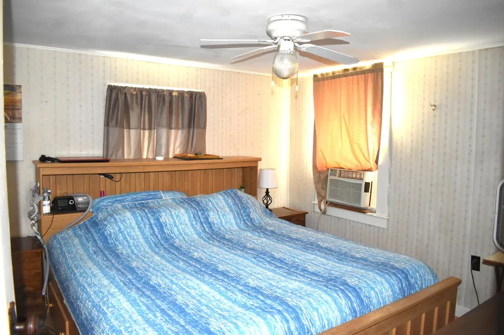 28 Libby Street Lincoln ME 04457