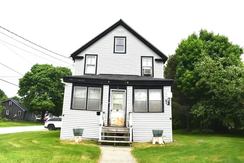 28 Libby Street Lincoln ME 04457