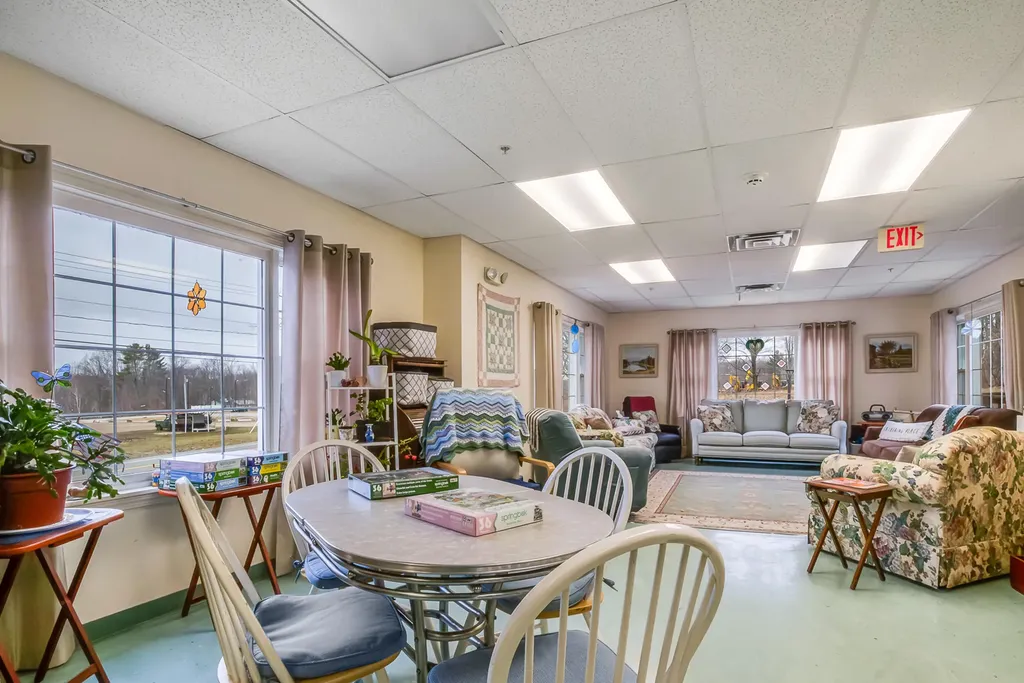 518 U.s. 1 Kittery ME 03904