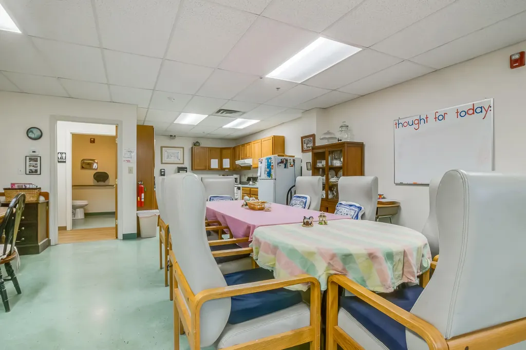 518 U.s. 1 Kittery ME 03904