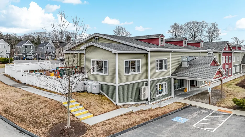 518 U.s. 1 Kittery ME 03904