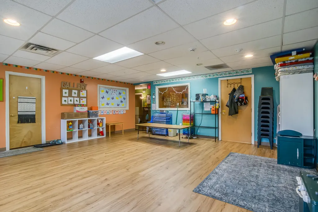 518 U.s. 1 Kittery ME 03904