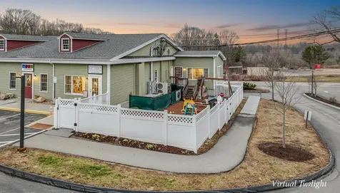 518 U.s. 1 Kittery ME 03904