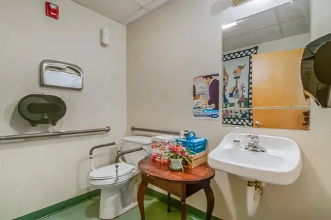518 U.s. 1 Kittery ME 03904