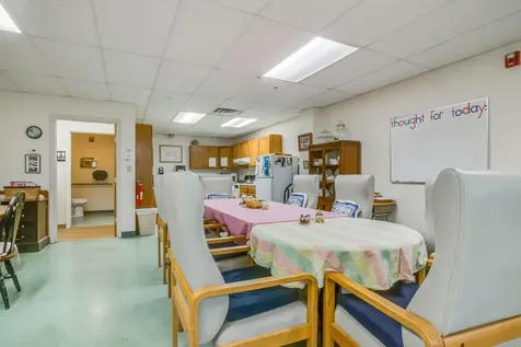 518 U.s. 1 Kittery ME 03904