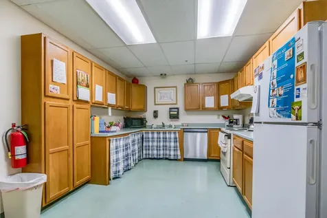 518 U.s. 1 Kittery ME 03904