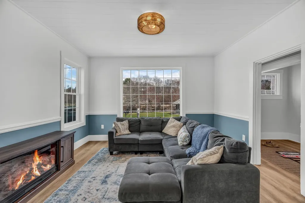 17 Four Rod Road Warren ME 04864