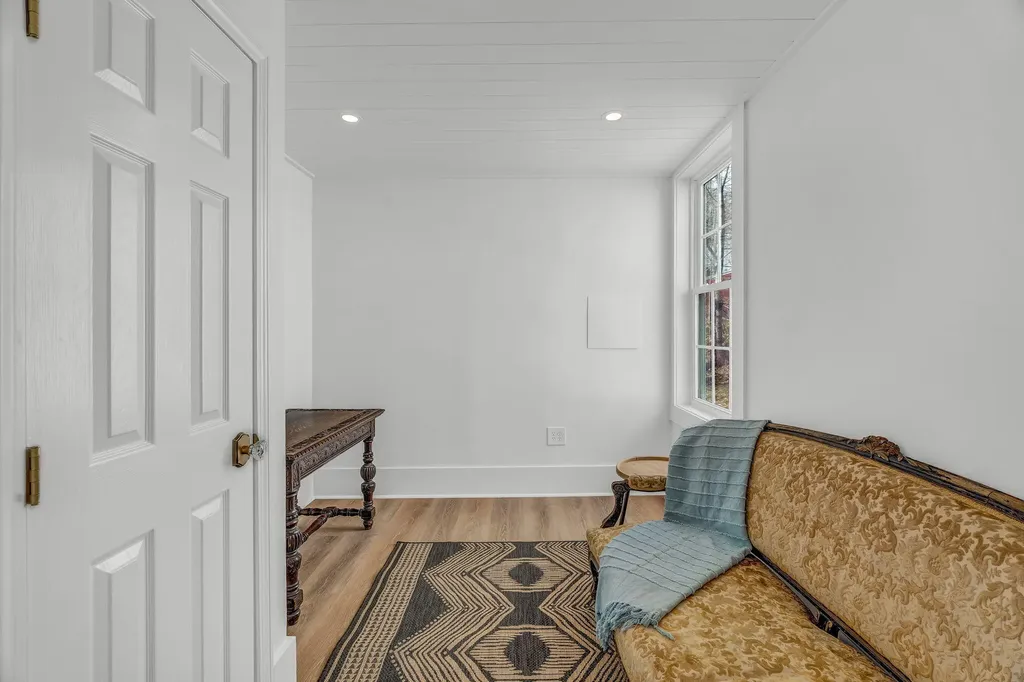 17 Four Rod Road Warren ME 04864