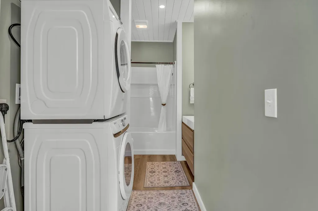 17 Four Rod Road Warren ME 04864