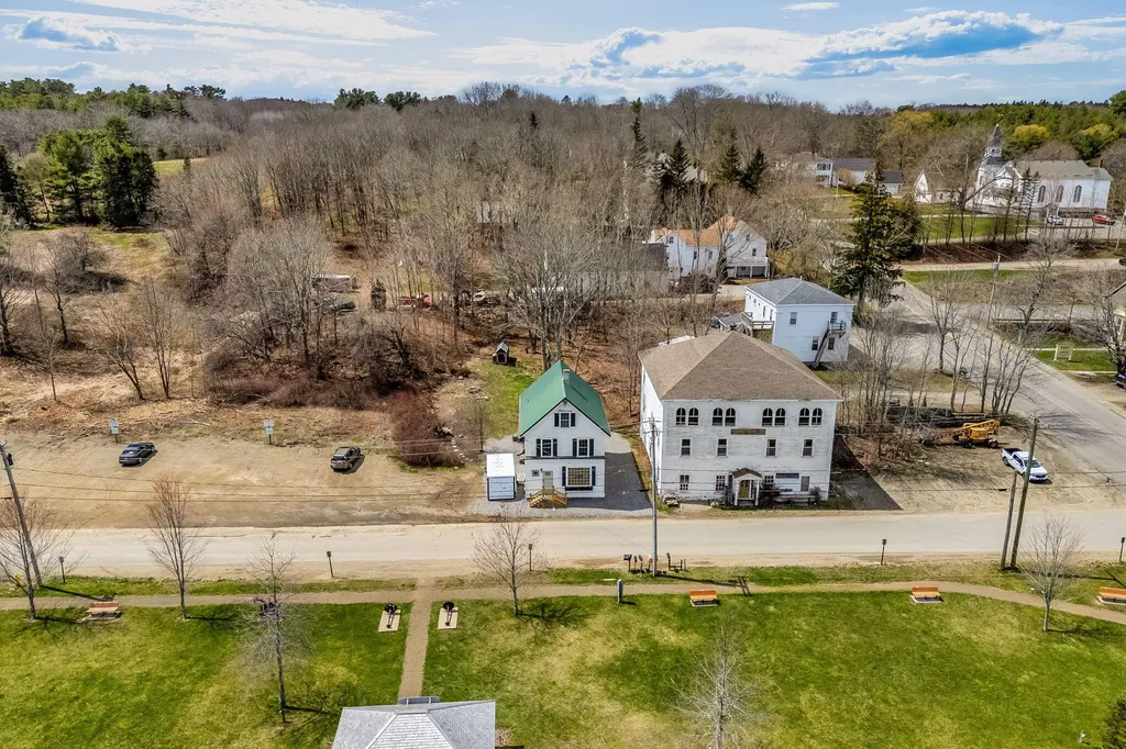 17 Four Rod Road Warren ME 04864