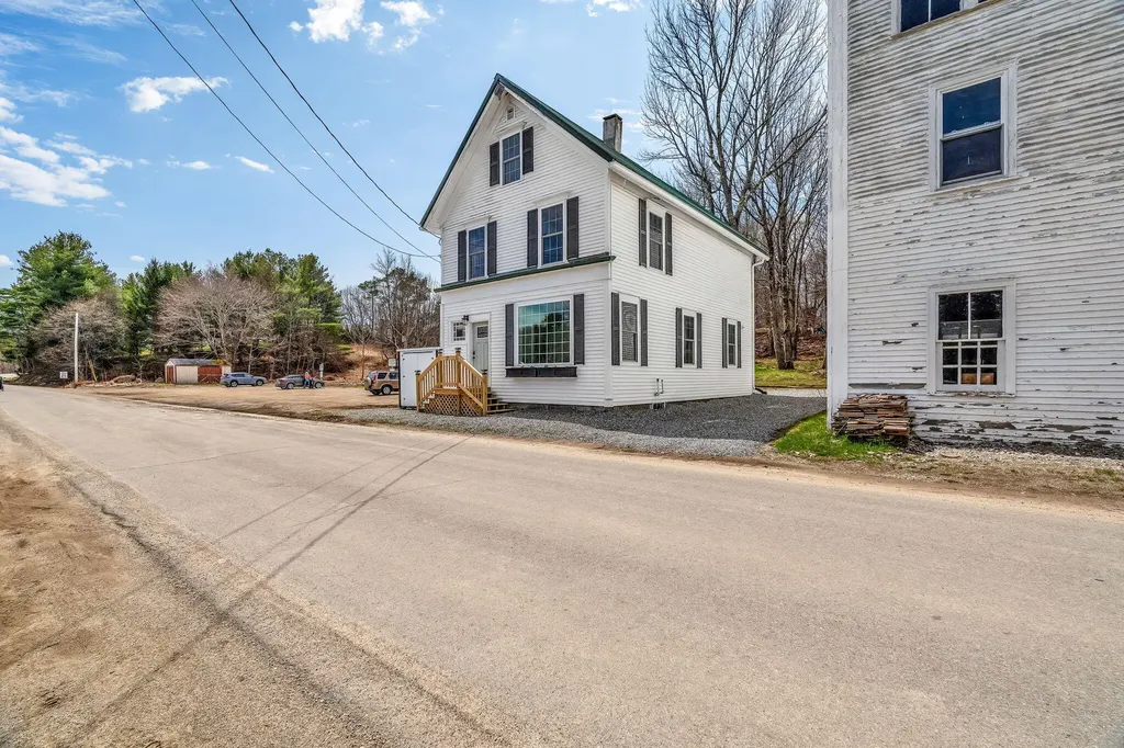 17 Four Rod Road Warren ME 04864