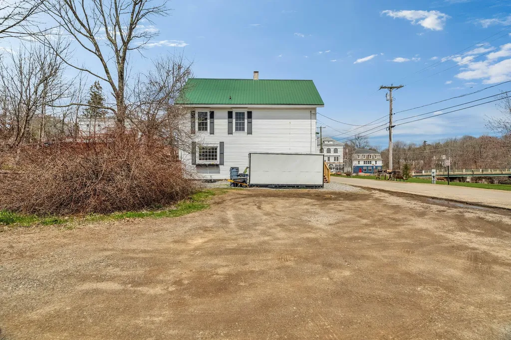 17 Four Rod Road Warren ME 04864