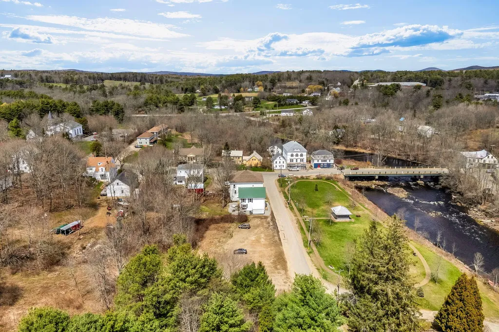 17 Four Rod Road Warren ME 04864