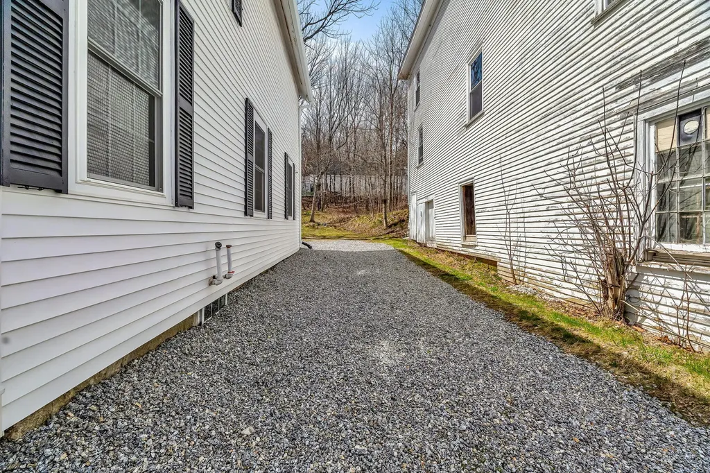 17 Four Rod Road Warren ME 04864