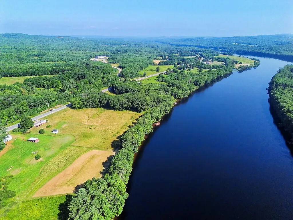 1072 Waterville Road Skowhegan ME 04976