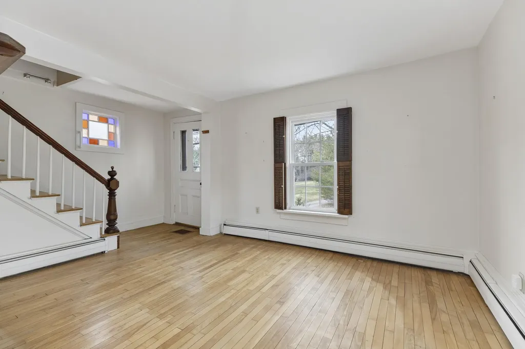 20 Depot Road Falmouth ME 04105