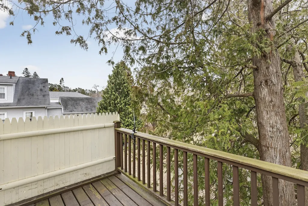 20 Depot Road Falmouth ME 04105