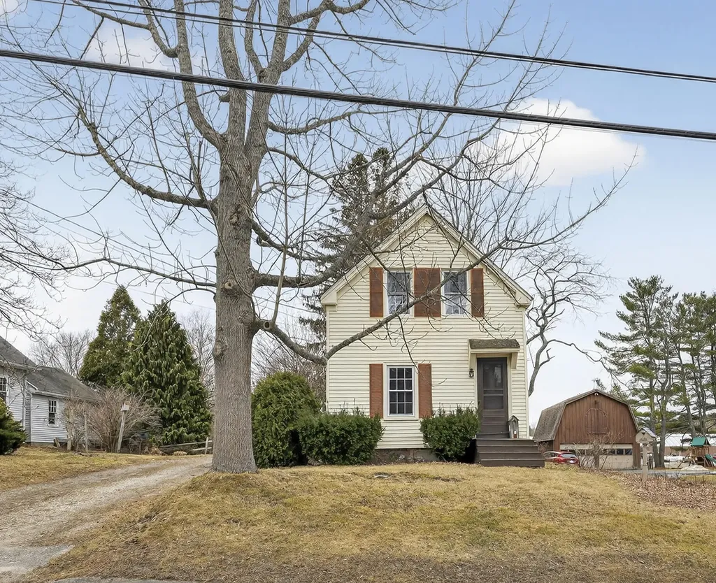 20 Depot Road Falmouth ME 04105