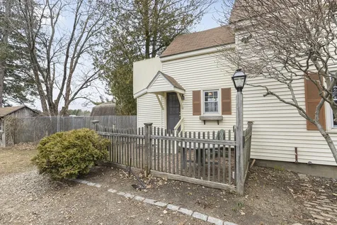 20 Depot Road Falmouth ME 04105