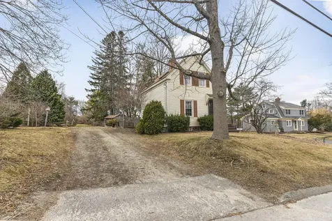 20 Depot Road Falmouth ME 04105